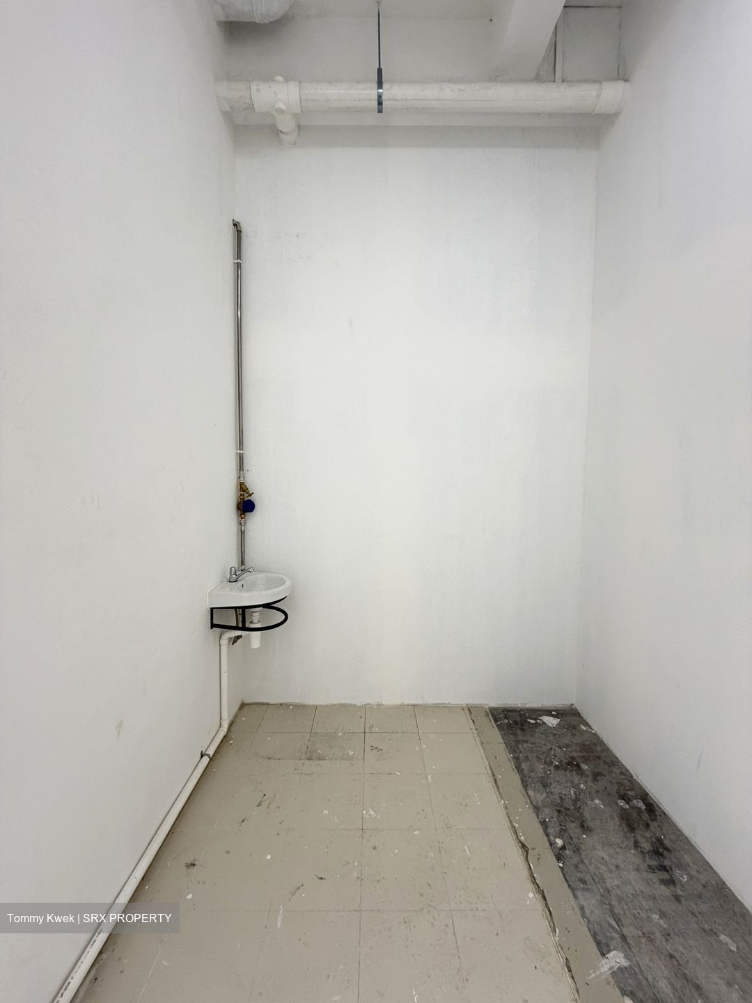 Bedok Reservoir Road (D16), Shop House #571728141